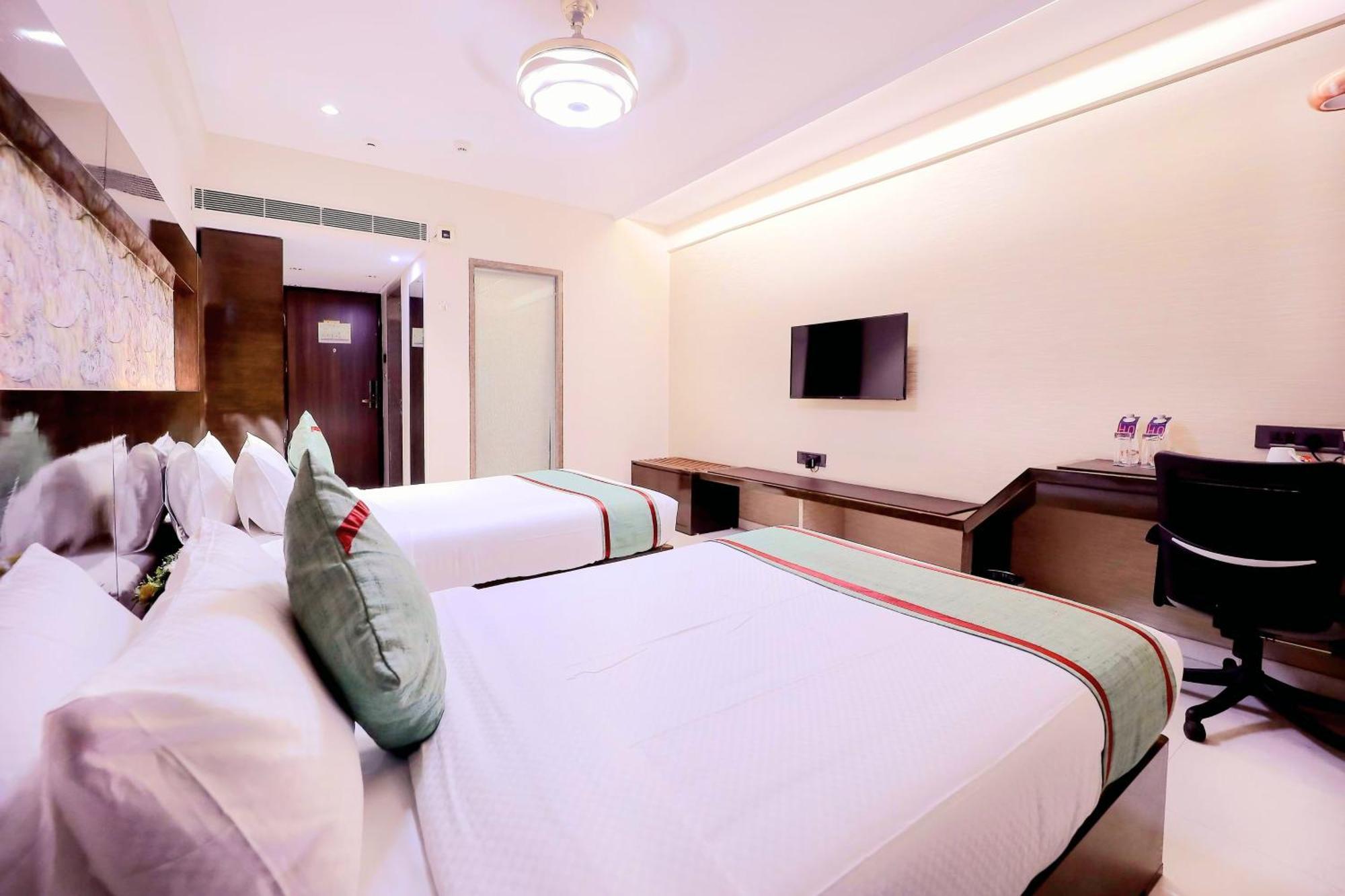 Hotel Ramida Plaza At Delhi Airport Ню Делхи Екстериор снимка